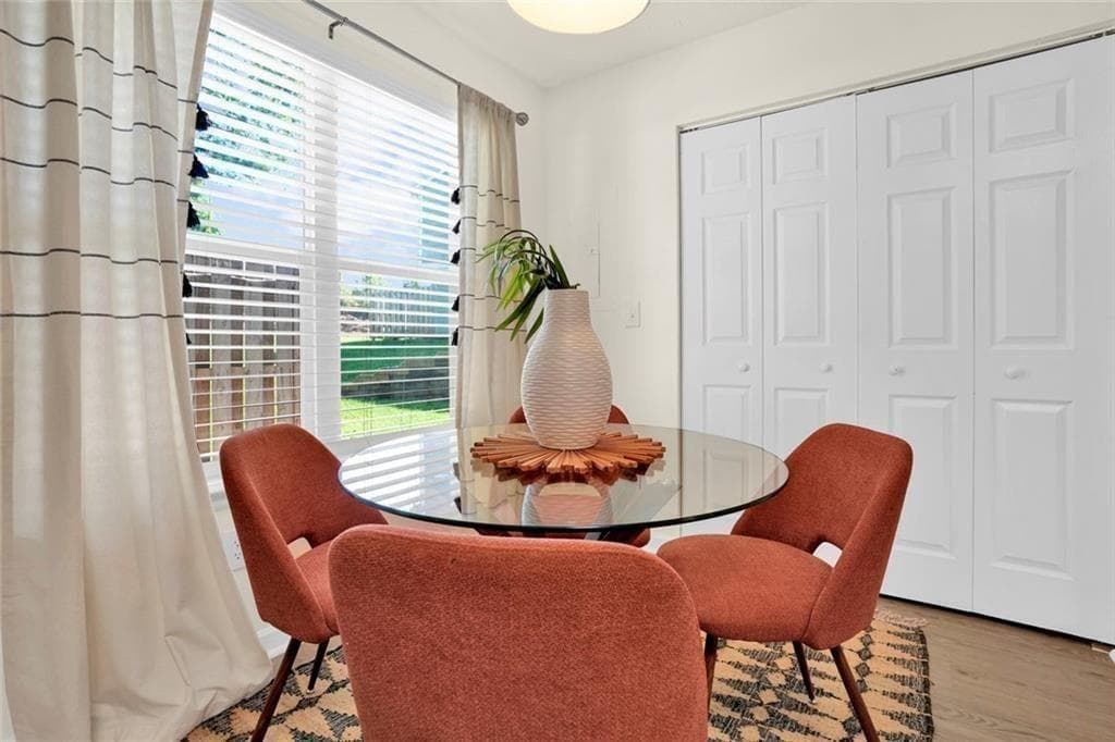 3 bedroom, 3 bathroom, 1,273 sq ft townhouse for sale at 133 Bentley Parkway C, Woodstock, GA 30188 — photo 10