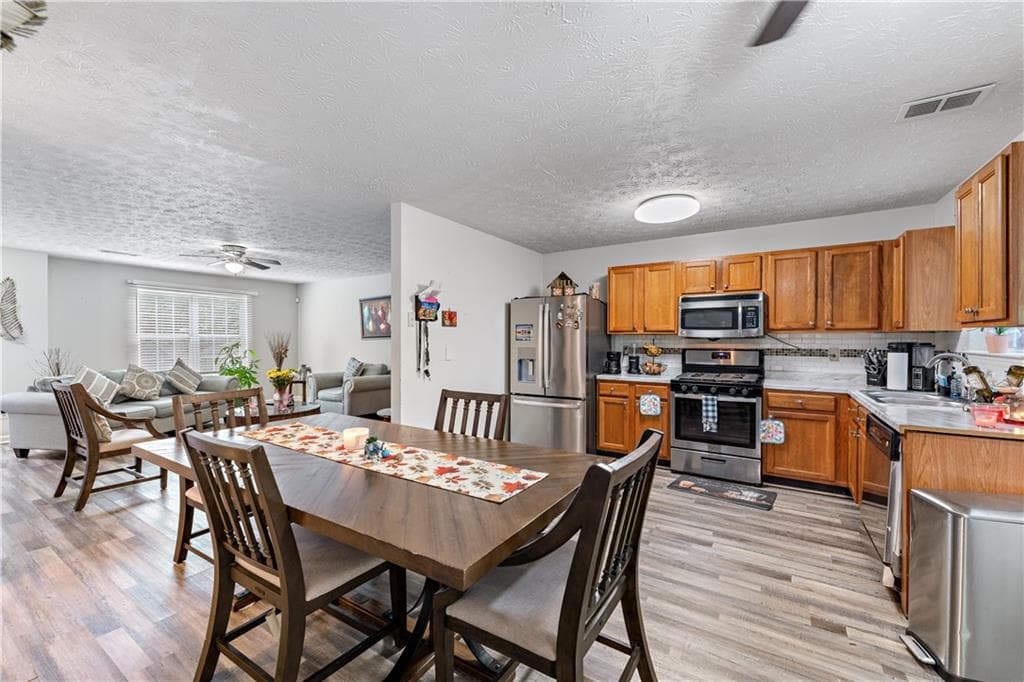 3 bedroom, 3 bathroom, 1,812 sq ft single family residence for sale at 248 Springbottom Drive, Lawrenceville, GA 30046 — photo 5