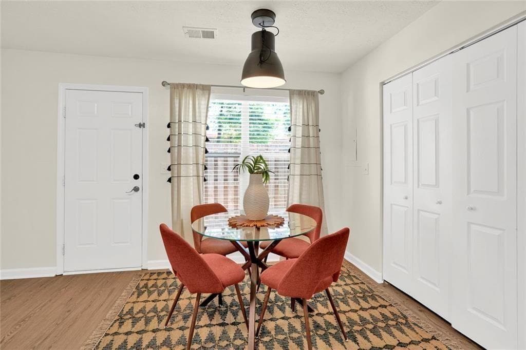 3 bedroom, 3 bathroom, 1,273 sq ft condominium for sale at 604 Ivey Court B, Woodstock, GA 30188 — photo 8