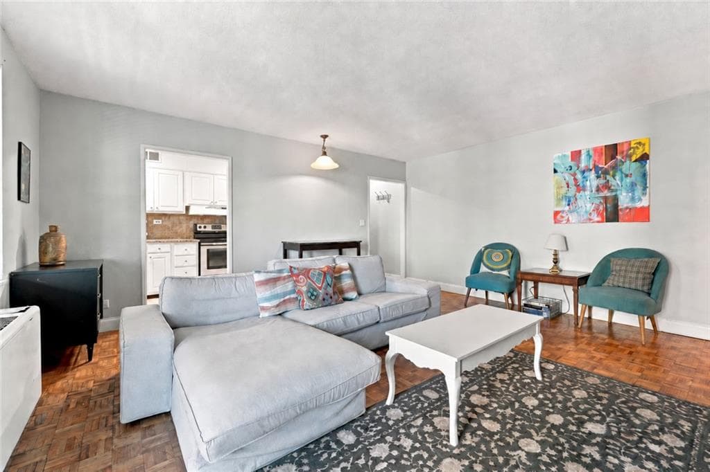 1 bedroom, 1 bathroom, 641 sq ft condominium for sale at 300 Peachtree Street 20O, Atlanta, GA 30308 — photo 7