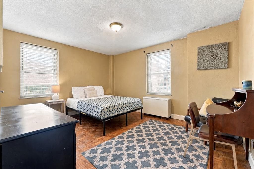 1 bedroom, 1 bathroom, 641 sq ft condominium for sale at 300 Peachtree Street 20O, Atlanta, GA 30308 — photo 2