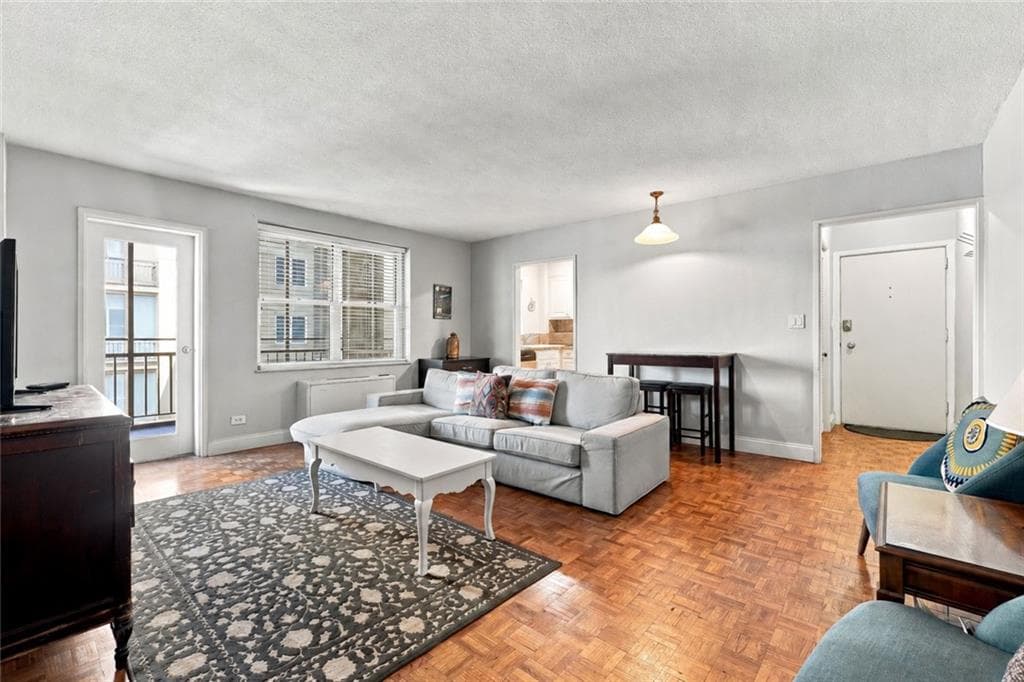 1 bedroom, 1 bathroom, 641 sq ft condominium for sale at 300 Peachtree Street 20O, Atlanta, GA 30308