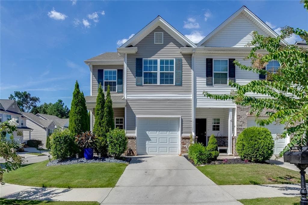 3 bedroom, 3 bathroom, 1,692 sq ft townhouse for sale at 4694 Beacon Ridge Lane, Flowery Branch, GA 30542