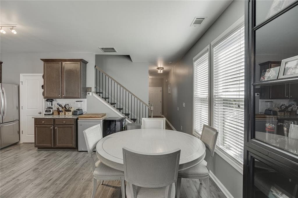 3 bedroom, 3 bathroom, 1,692 sq ft townhouse for sale at 4694 Beacon Ridge Lane, Flowery Branch, GA 30542 — photo 8