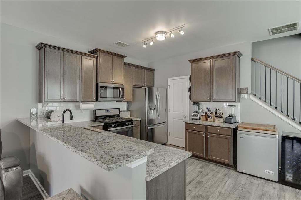 3 bedroom, 3 bathroom, 1,692 sq ft townhouse for sale at 4694 Beacon Ridge Lane, Flowery Branch, GA 30542 — photo 10