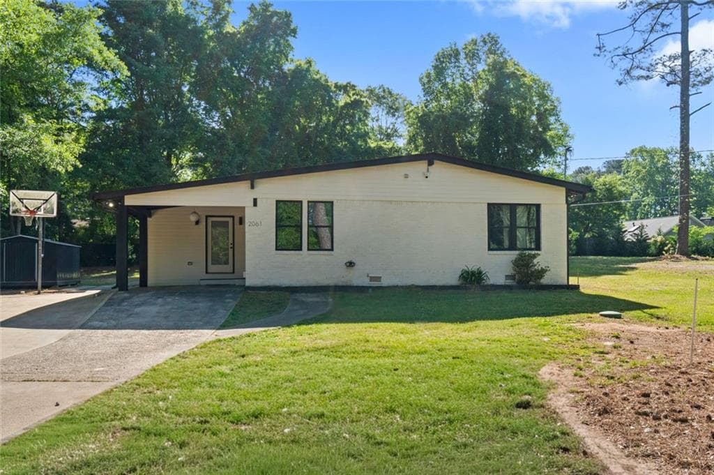 3 bedroom, 3 bathroom, 1,850 sq ft single family residence for sale at 2061 Shady Lane, Tucker, GA 30084 — photo 3