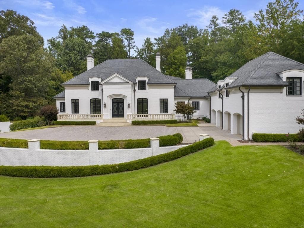 8 bedroom, 10 bathroom, 9,377 sq ft single family residence for rent at 997 Davis Drive, Atlanta, GA 30327 for $40,000 a month — photo 3