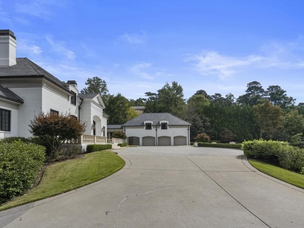 8 bedroom, 10 bathroom, 9,377 sq ft single family residence for rent at 997 Davis Drive, Atlanta, GA 30327 for $40,000 a month — photo 4