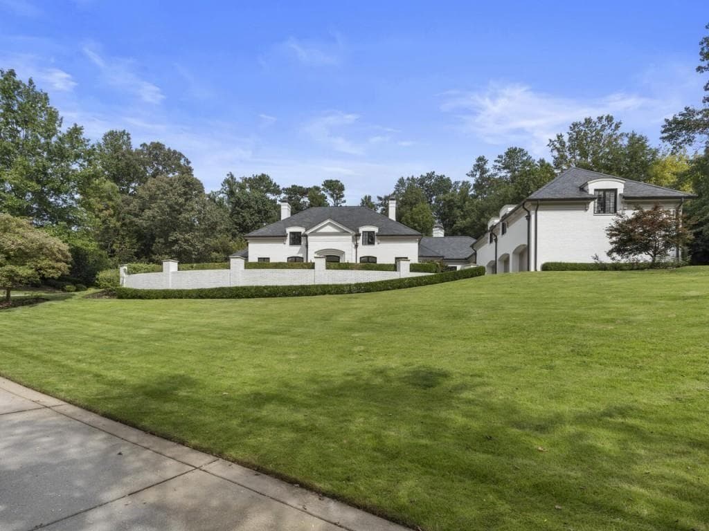 8 bedroom, 10 bathroom, 9,377 sq ft single family residence for rent at 997 Davis Drive, Atlanta, GA 30327 for $40,000 a month — photo 7