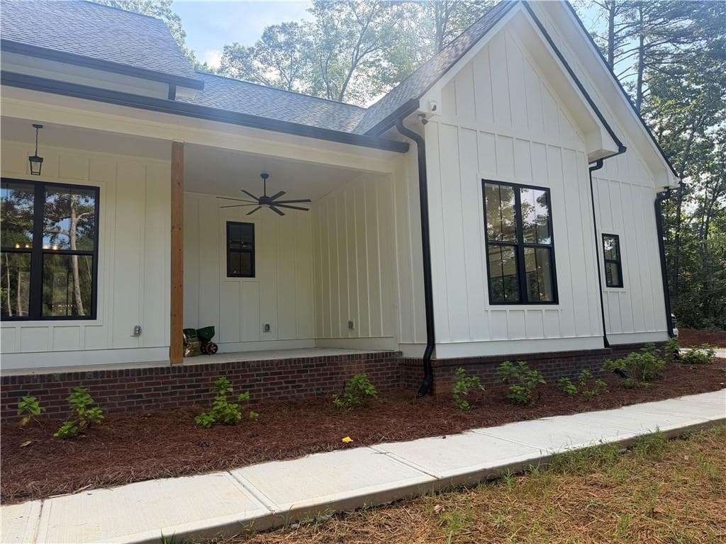 4 bedroom, 4 bathroom, 2,972 sq ft single family residence for rent at 1601 Old Lost Mountain Road, Powder Springs, GA 30127 for $3,495 a month — photo 4