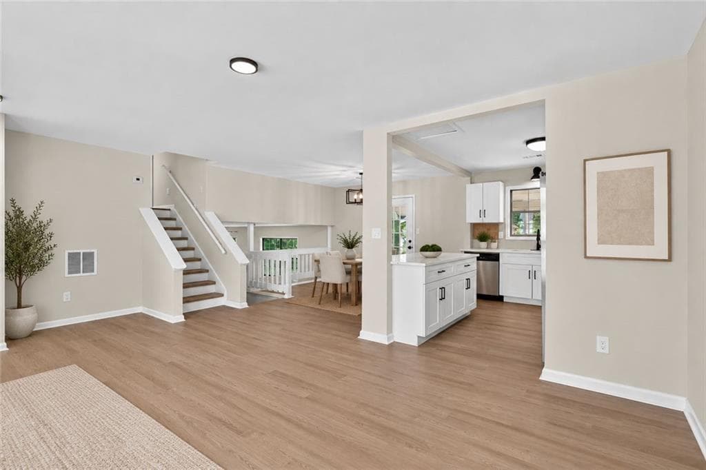 3 bedroom, 3 bathroom, 1,581 sq ft single family residence for sale at 1307 Heritage Court, Hampton, GA 30228 — photo 3