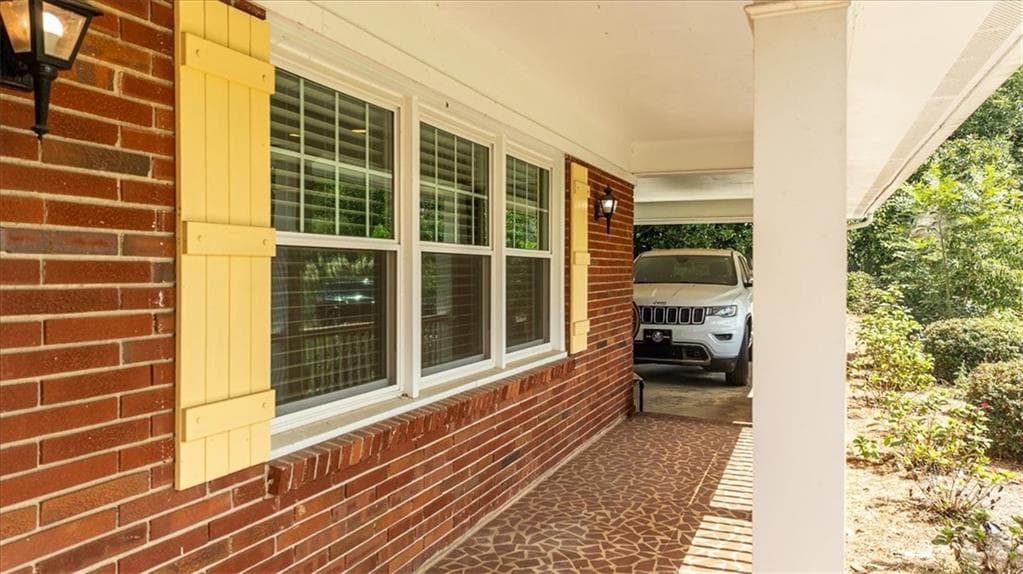 4 bedroom, 3 bathroom, 3,850 sq ft single family residence for sale at 580 Hurt Road, Smyrna, GA 30082 — photo 4