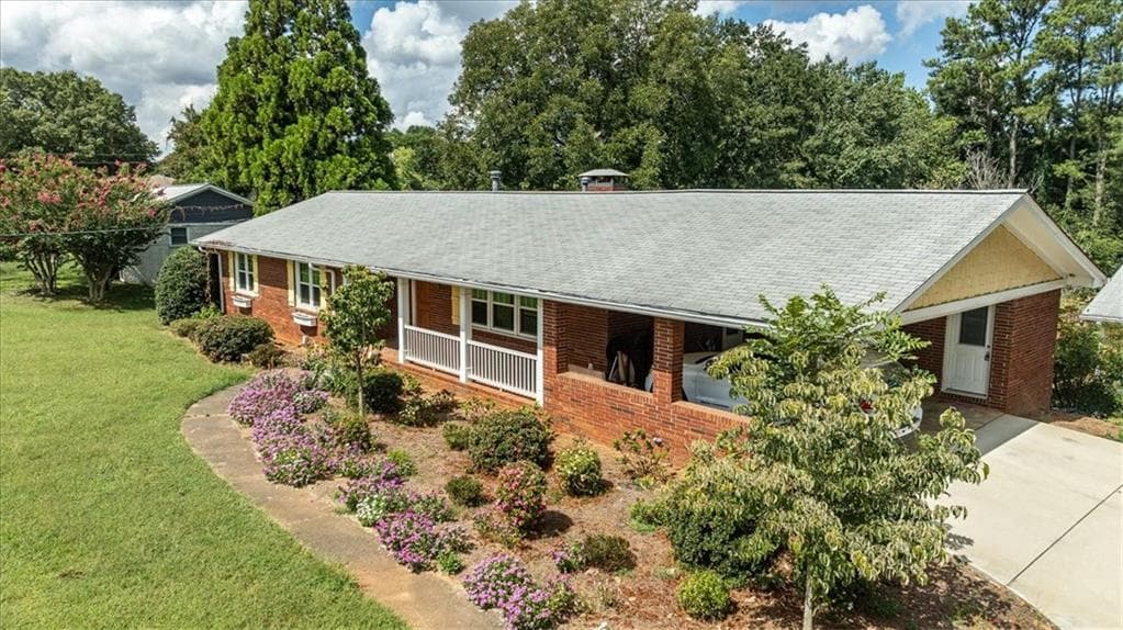 4 bedroom, 3 bathroom, 3,850 sq ft single family residence for sale at 580 Hurt Road, Smyrna, GA 30082 — photo 6