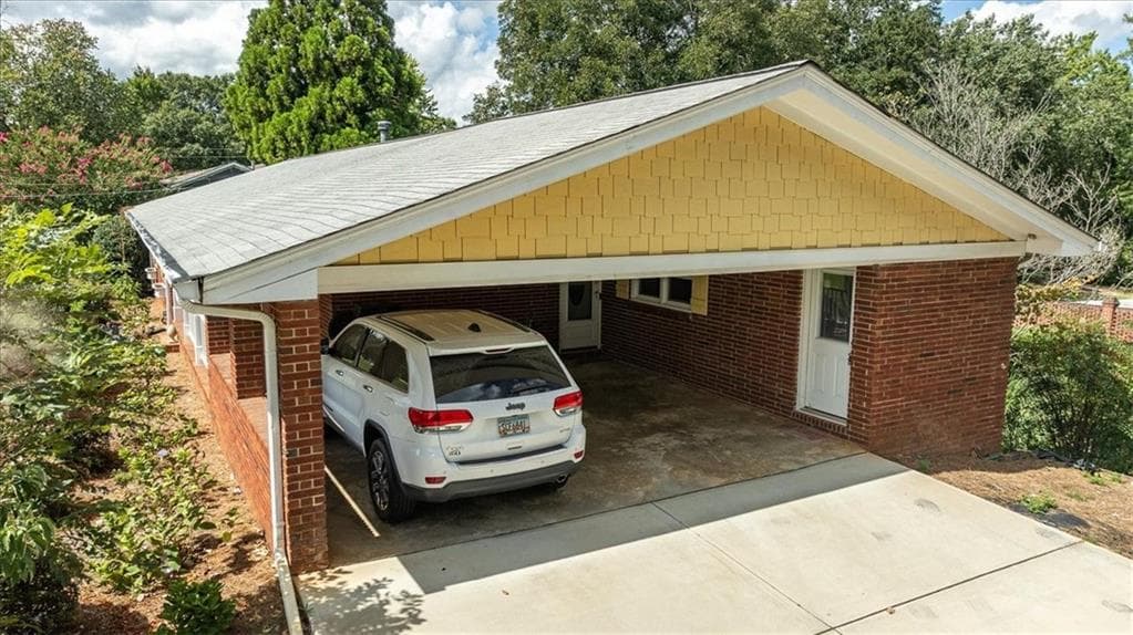 4 bedroom, 3 bathroom, 3,850 sq ft single family residence for sale at 580 Hurt Road, Smyrna, GA 30082 — photo 7