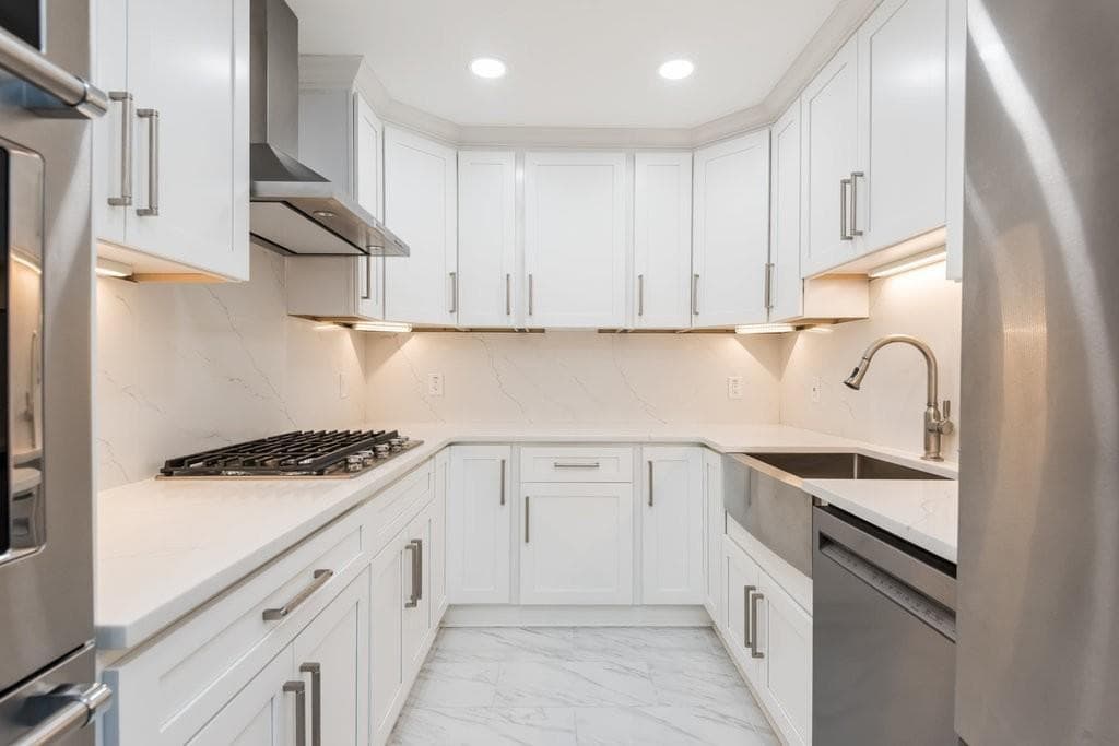 3 bedroom, 3 bathroom, 1,782 sq ft townhouse for rent at 2914 Lenox Road 19, Atlanta, GA 30324 for $3,950 a month — photo 6