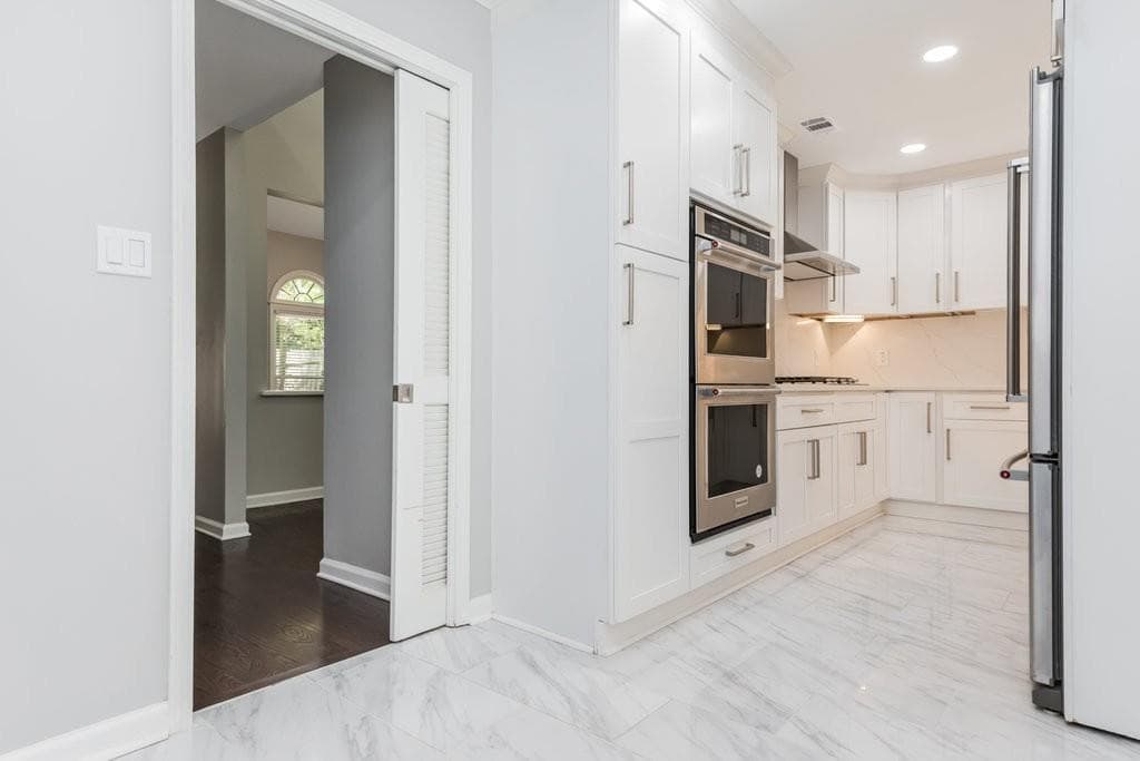 3 bedroom, 3 bathroom, 1,782 sq ft townhouse for rent at 2914 Lenox Road 19, Atlanta, GA 30324 for $3,950 a month — photo 10