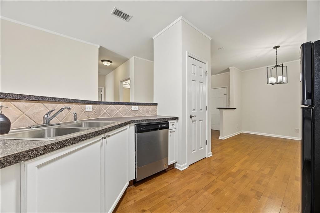 2 bedroom, 2 bathroom, 1,195 sq ft condominium for sale at 3150 Woodwalk Drive 3206, Atlanta, GA 30339 — photo 8