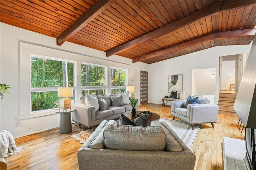 4 bedroom, 3 bathroom, 1,994 sq ft single family residence under contract at 3390 Heartwood Lane, Atlanta, GA 30340 — photo 5