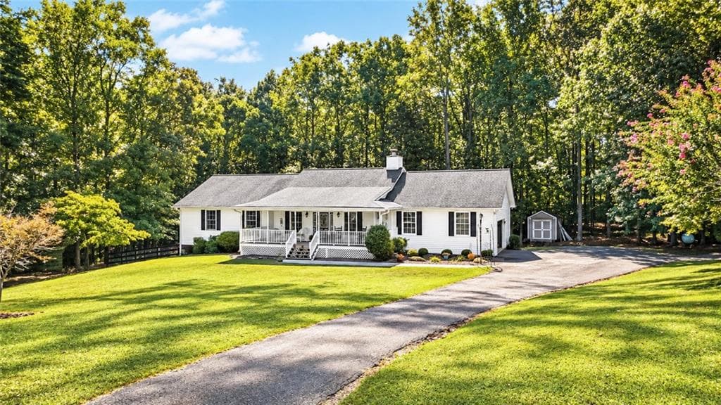 3 bedroom, 3 bathroom, 2,173 sq ft single family residence for sale at 4150 Martin Lane, Cumming, GA 30028 — photo 1 of 62