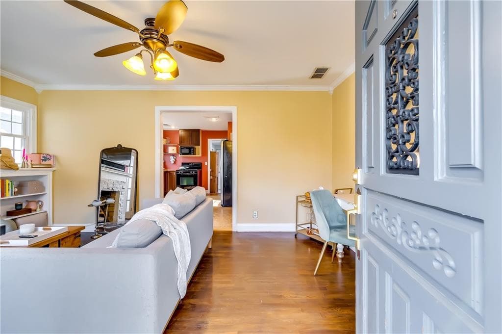 3 bedroom, 2 bathroom, 1,150 sq ft single family residence for sale at 204 Norwood Avenue, Atlanta, GA 30317 — photo 3