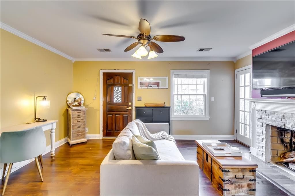3 bedroom, 2 bathroom, 1,150 sq ft single family residence for sale at 204 Norwood Avenue, Atlanta, GA 30317 — photo 4