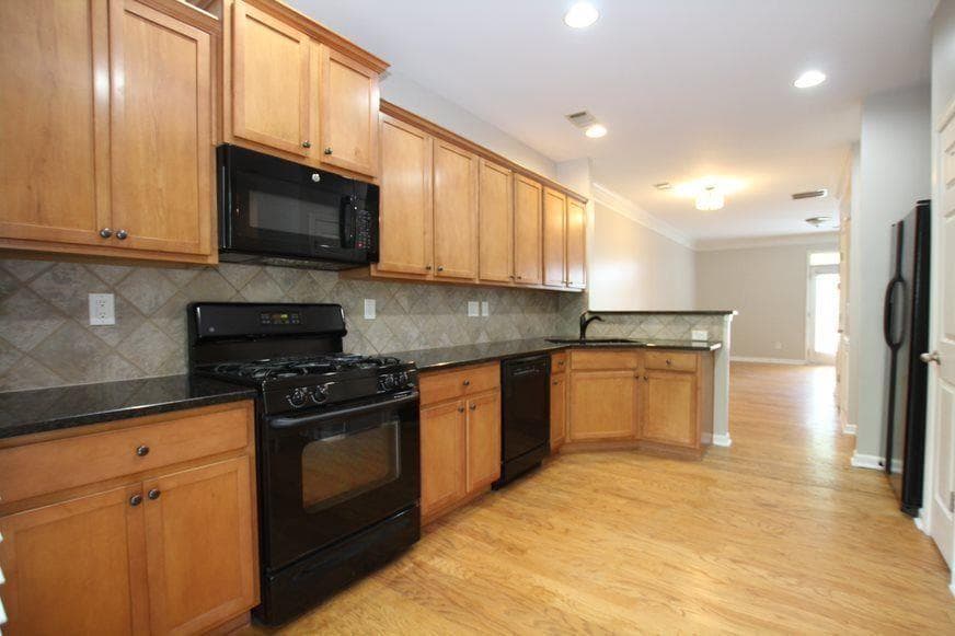 2 bedroom, 3 bathroom, 1,492 sq ft townhouse for rent at 843 Commonwealth Avenue Avenue, Atlanta, GA 30312 for $2,800 a month — photo 3