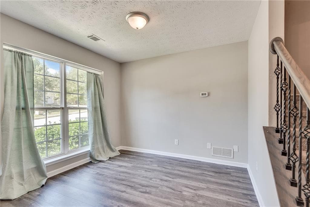 3 bedroom, 3 bathroom, 1,523 sq ft single family residence for sale at 4390 Telida Trail, Snellville, GA 30039 — photo 7