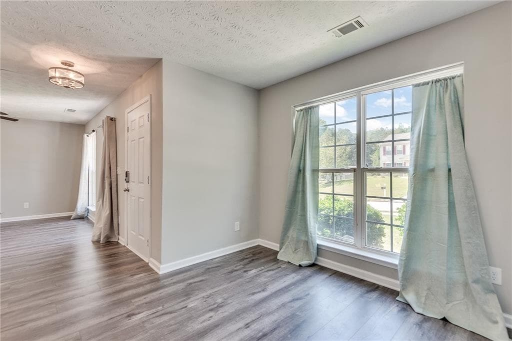 3 bedroom, 3 bathroom, 1,523 sq ft single family residence for sale at 4390 Telida Trail, Snellville, GA 30039 — photo 8