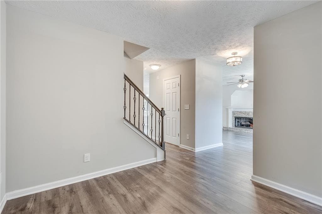 3 bedroom, 3 bathroom, 1,523 sq ft single family residence for sale at 4390 Telida Trail, Snellville, GA 30039 — photo 9