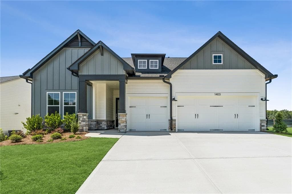 3 bedroom, 3 bathroom, 2,598 sq ft single family residence for sale at 1403 Autumn Lake Drive, Gainesville, GA 30504