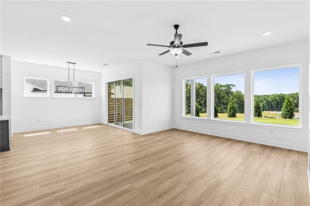 3 bedroom, 3 bathroom, 2,598 sq ft single family residence for sale at 1403 Autumn Lake Drive, Gainesville, GA 30504 — photo 6