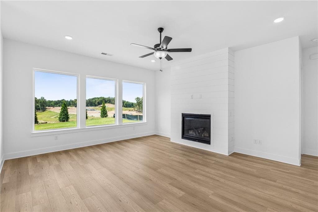 3 bedroom, 3 bathroom, 2,598 sq ft single family residence for sale at 1403 Autumn Lake Drive, Gainesville, GA 30504 — photo 9