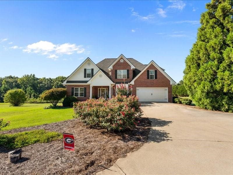5 bedroom, 3 bathroom, 2,928 sq ft single family residence for sale at 1285 Highway 5 E, Carrollton, GA 30116 — photo 5
