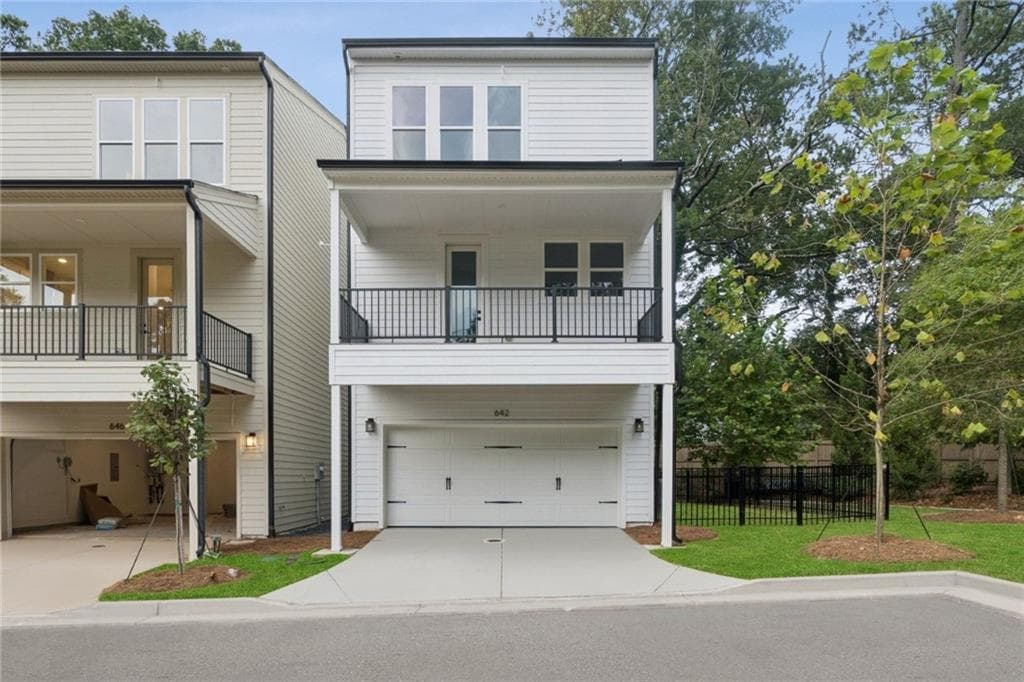 4 bedroom, 4 bathroom, 1,919 sq ft single family residence under contract at 642 Memphis Drive, Scottdale, GA 30079 — photo 2