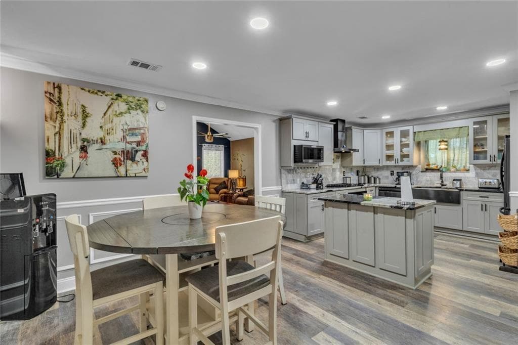 3 bedroom, 3 bathroom, 1,958 sq ft single family residence for sale at 4086 Rex Road, Rex, GA 30273 — photo 2