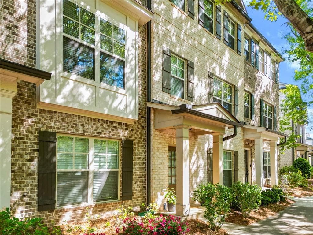 3 bedroom, 4 bathroom, 2,000 sq ft townhouse for sale at 1560 Baygreen Road, Suwanee, GA 30024 — photo 10