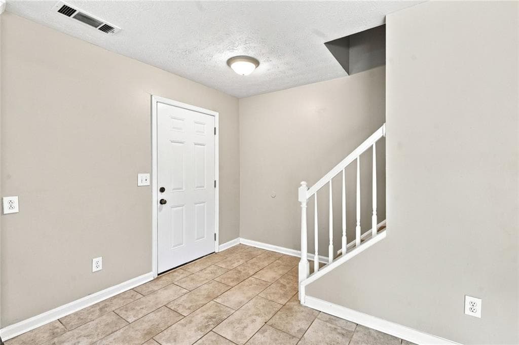 2 bedroom, 2 bathroom, 1,196 sq ft condominium for rent at 5557 Clover Rise Lane, Norcross, GA 30093 for $1,700 a month — photo 5