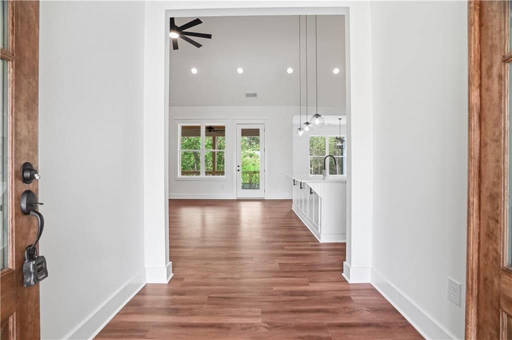 4 bedroom, 2 bathroom, 1,955 sq ft single family residence for sale at 170 Fieldstone Circle, Jasper, GA 30143 — photo 4