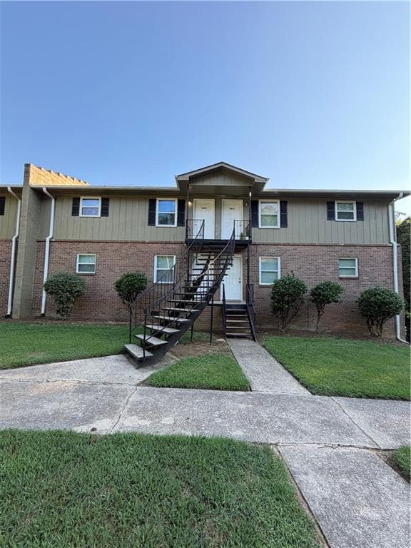 2 bedroom, 1 bathroom, 924 sq ft quadruplex for rent at 5851 Lone Oak Drive, Mableton, GA 30126 for $1,250 a month — photo 1 of 12