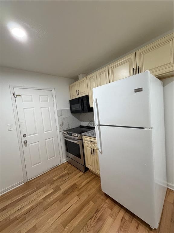 2 bedroom, 1 bathroom, 924 sq ft quadruplex for rent at 5851 Lone Oak Drive, Mableton, GA 30126 for $1,250 a month — photo 9