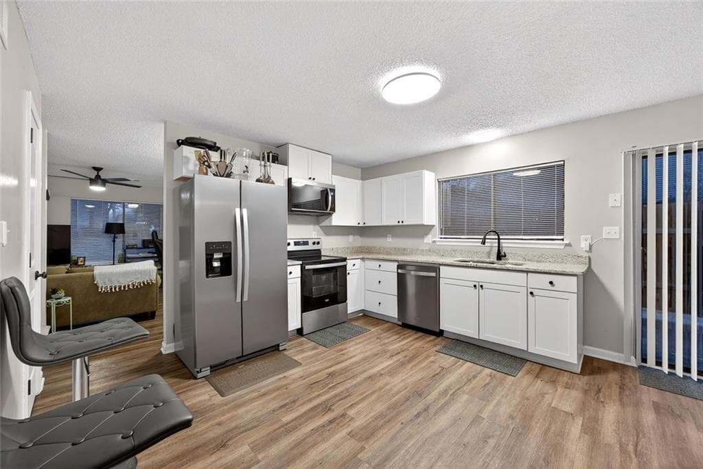 3 bedroom, 3 bathroom, 1,266 sq ft townhouse for sale at 2739 Whitewater Court, Austell, GA 30106 — photo 5