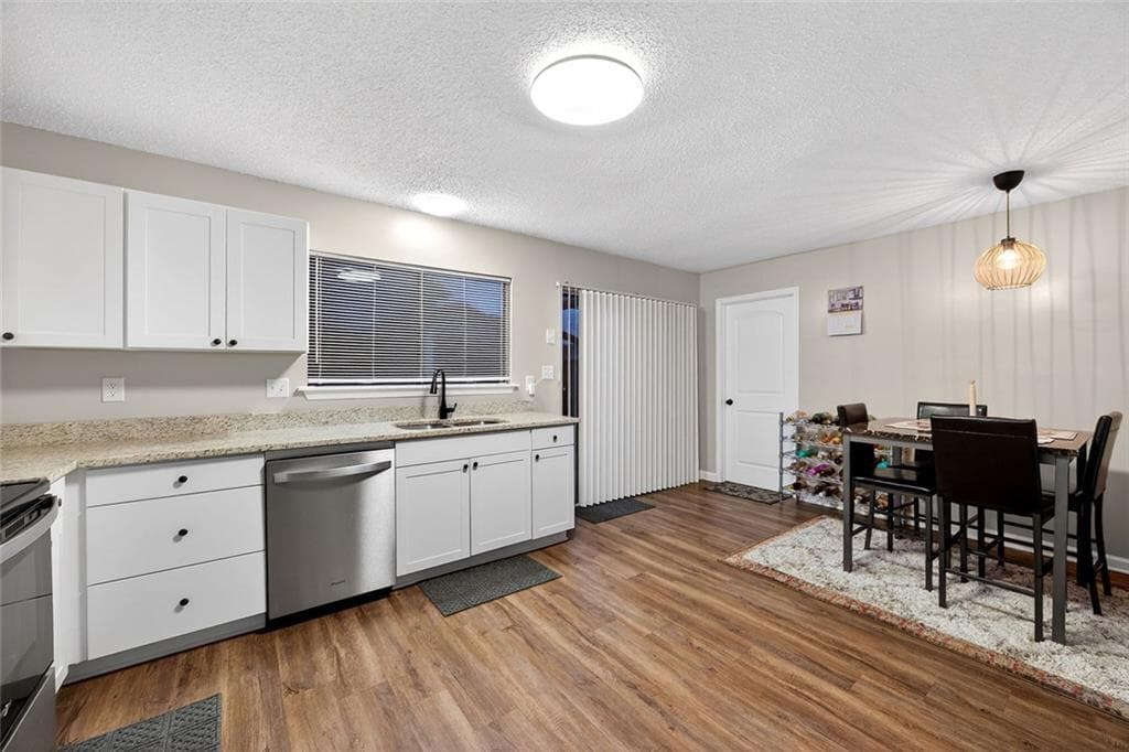 3 bedroom, 3 bathroom, 1,266 sq ft townhouse for sale at 2739 Whitewater Court, Austell, GA 30106 — photo 8