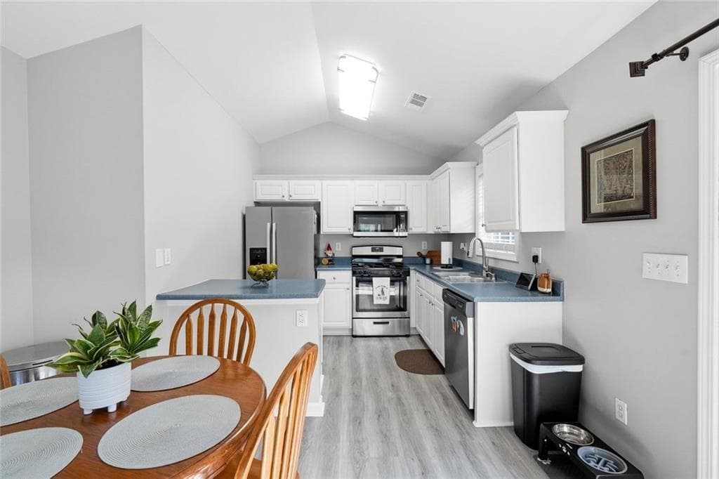 2 bedroom, 1 bathroom, 792 sq ft single family residence for sale at 226 Park Place, Woodstock, GA 30189 — photo 10