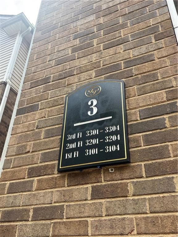 3 bedroom, 2 bathroom, 1,202 sq ft townhouse for sale at 3101 Par Three Way, Lithonia, GA 30038 — photo 2
