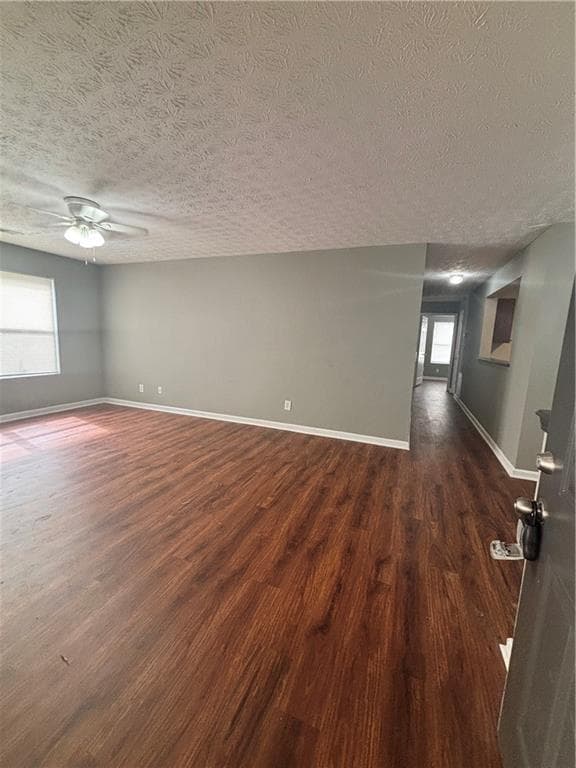 3 bedroom, 2 bathroom, 1,202 sq ft townhouse for sale at 3101 Par Three Way, Lithonia, GA 30038 — photo 3