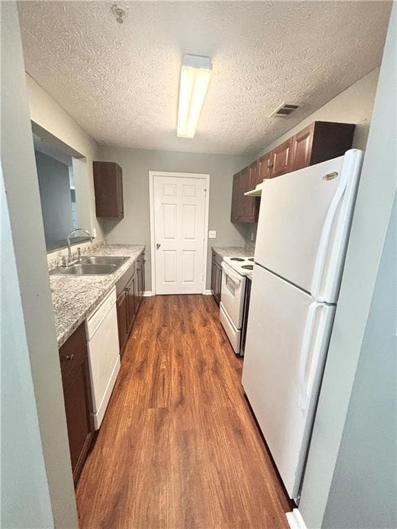 3 bedroom, 2 bathroom, 1,202 sq ft townhouse for sale at 3101 Par Three Way, Lithonia, GA 30038 — photo 9