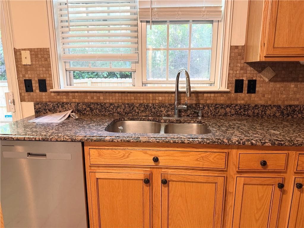 3 bedroom, 3 bathroom, 1,952 sq ft single family residence for rent at 6460 Whirlaway Drive, Cumming, GA 30040 for $2,600 a month — photo 7
