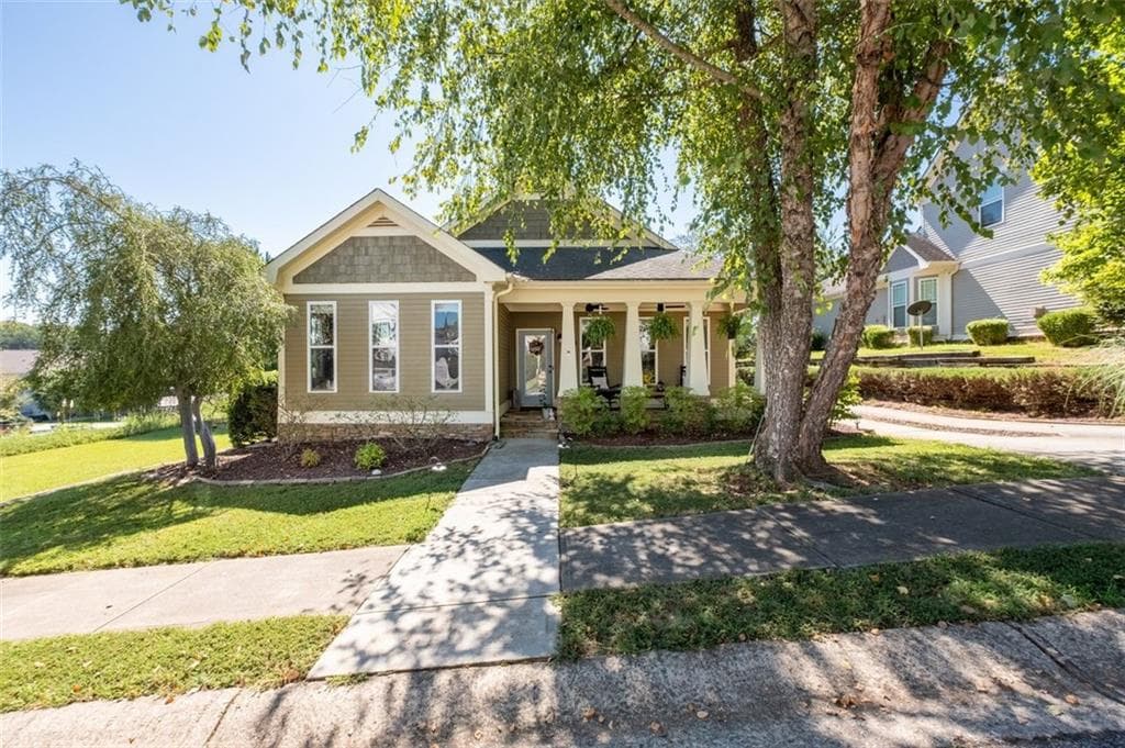 3 bedroom, 2 bathroom, 1,666 sq ft single family residence for sale at 170 Ryan Lane, Covington, GA 30014 — photo 2