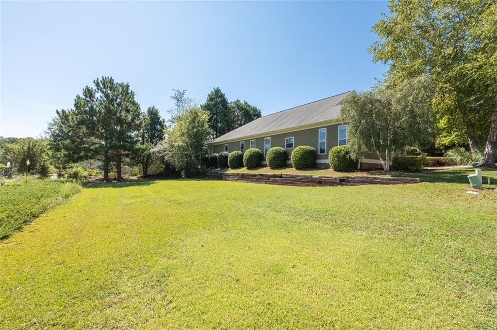 3 bedroom, 2 bathroom, 1,666 sq ft single family residence for sale at 170 Ryan Lane, Covington, GA 30014 — photo 5