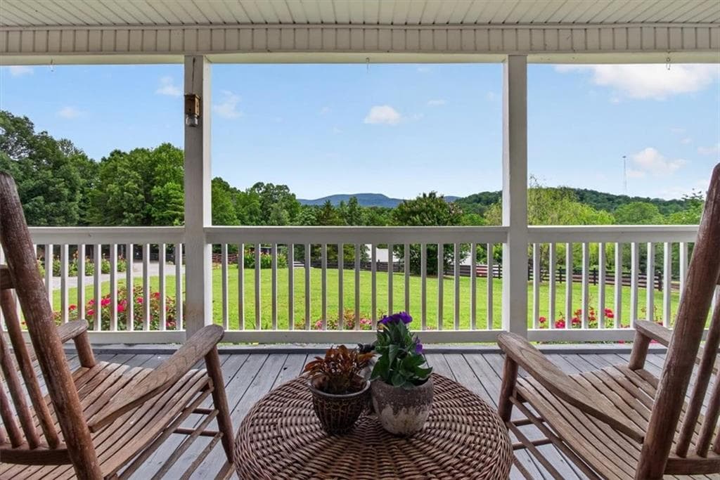 3 bedroom, 2 bathroom, 1,920 sq ft single family residence for sale at 290 Knucklesville Road, Rydal, GA 30171 — photo 3